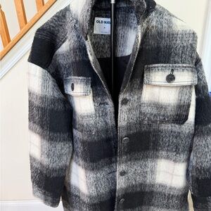 Old Navy Black and White Plaid Lightweight Shacket